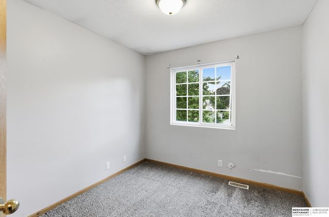 1125 Rawhide Road, Papillion, NE 68046