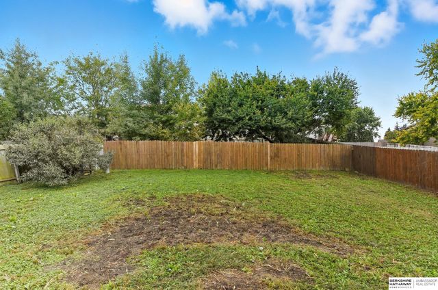 1125 Rawhide Road, Papillion, NE 68046