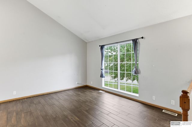 1125 Rawhide Road, Papillion, NE 68046