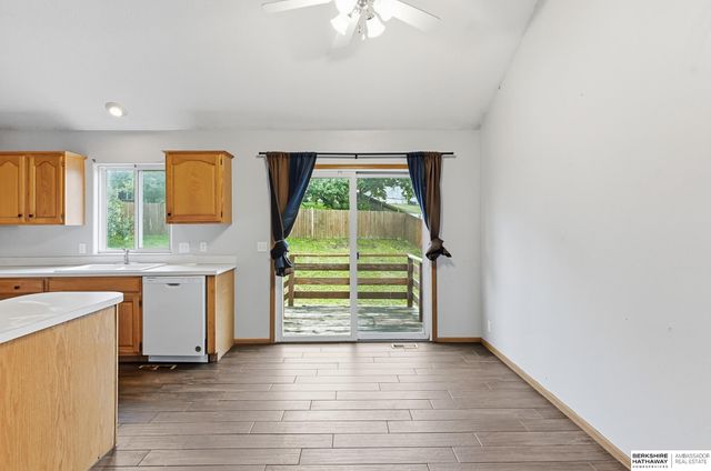 1125 Rawhide Road, Papillion, NE 68046