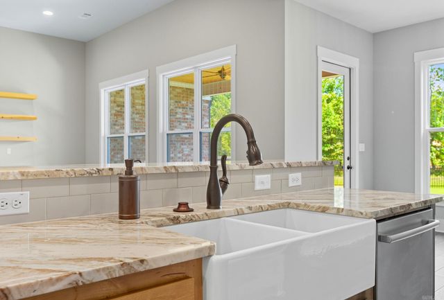 802 Nature Way, Benton, AR 72019