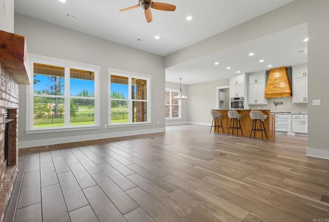 802 Nature Way, Benton, AR 72019