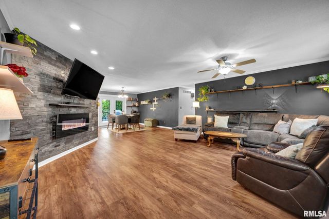 3333 W LEXINGTON Court, Peoria, IL 61615