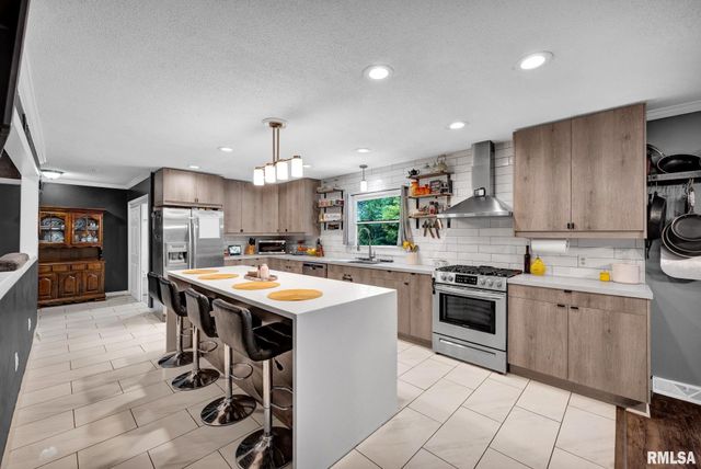 3333 W LEXINGTON Court, Peoria, IL 61615