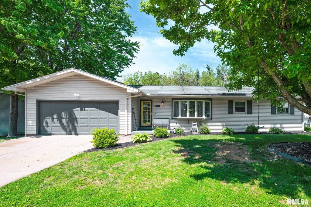 3333 W LEXINGTON Court, Peoria, IL 61615