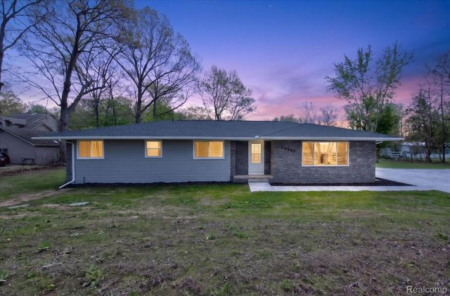 29055 Bredow Avenue, Huron Charter Township, MI 48174