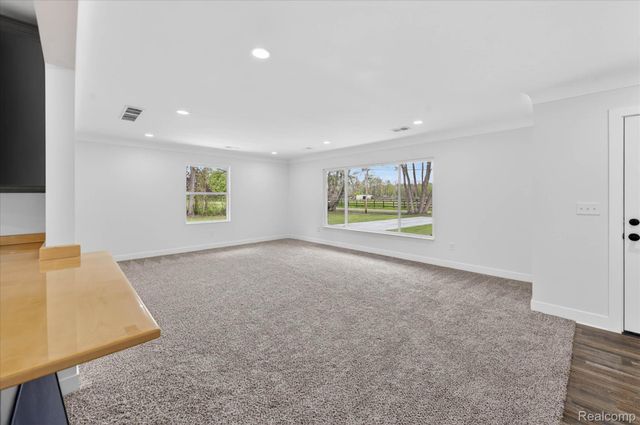 29055 Bredow Avenue, Huron Charter Township, MI 48174
