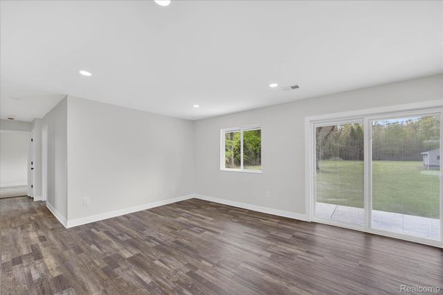 29055 Bredow Avenue, Huron Charter Township, MI 48174