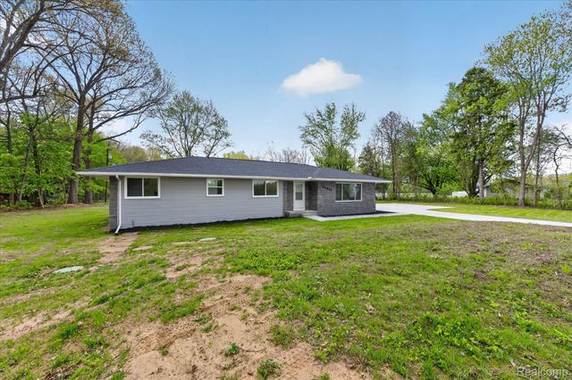 29055 Bredow Avenue, Huron Charter Township, MI 48174