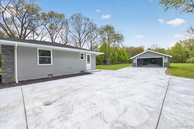 29055 Bredow Avenue, Huron Charter Township, MI 48174