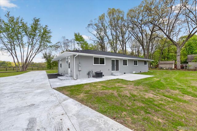 29055 Bredow Avenue, Huron Charter Township, MI 48174
