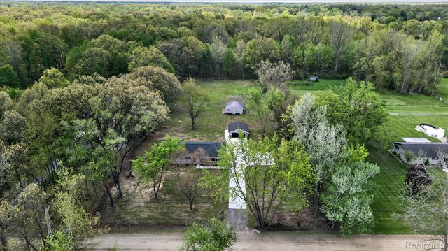 29055 Bredow Avenue, Huron Charter Township, MI 48174