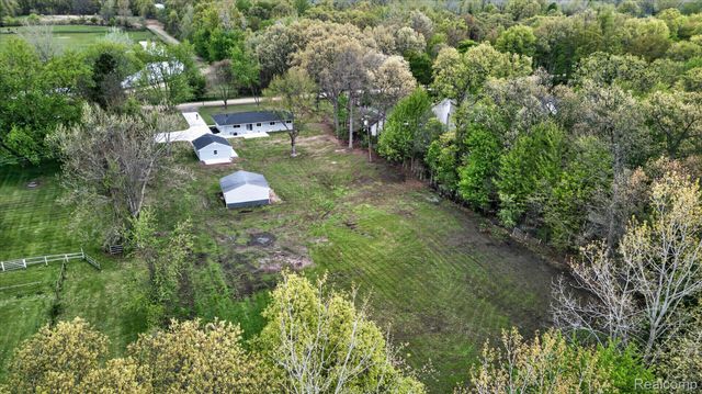 29055 Bredow Avenue, Huron Charter Township, MI 48174