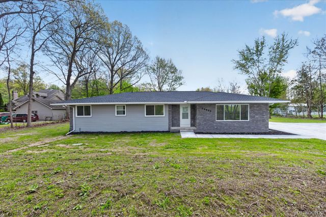 29055 Bredow Avenue, Huron Charter Township, MI 48174