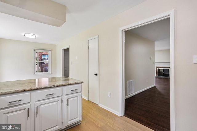7561 HEATHERTON LN, Rockville, MD 20854