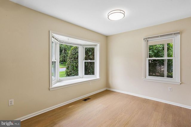 7561 HEATHERTON LN, Rockville, MD 20854
