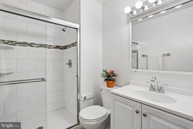 7561 HEATHERTON LN, Rockville, MD 20854