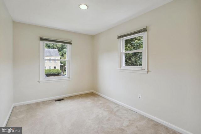 7561 HEATHERTON LN, Rockville, MD 20854