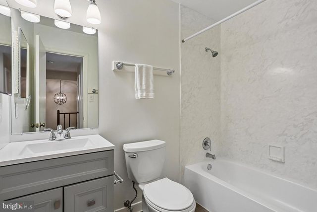 7561 HEATHERTON LN, Rockville, MD 20854