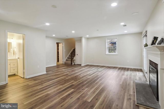 7561 HEATHERTON LN, Rockville, MD 20854