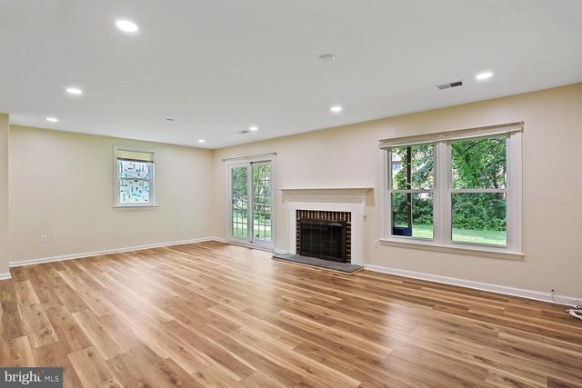7561 HEATHERTON LN, Rockville, MD 20854