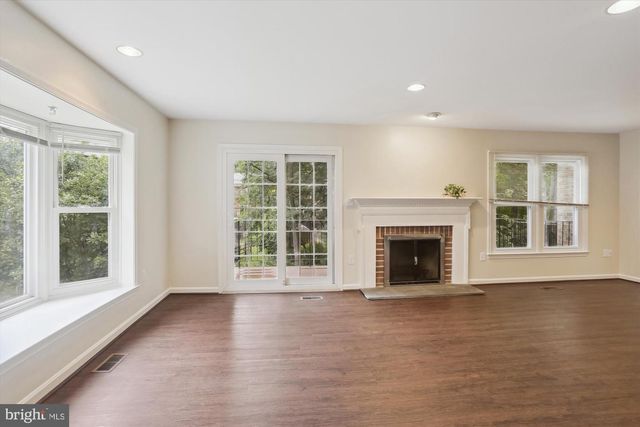 7561 HEATHERTON LN, Rockville, MD 20854