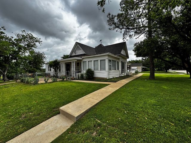 322 Hill Street, Grand Prairie, TX 75050