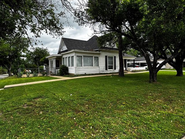 322 Hill Street, Grand Prairie, TX 75050