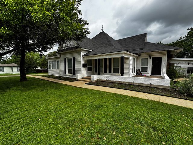 322 Hill Street, Grand Prairie, TX 75050