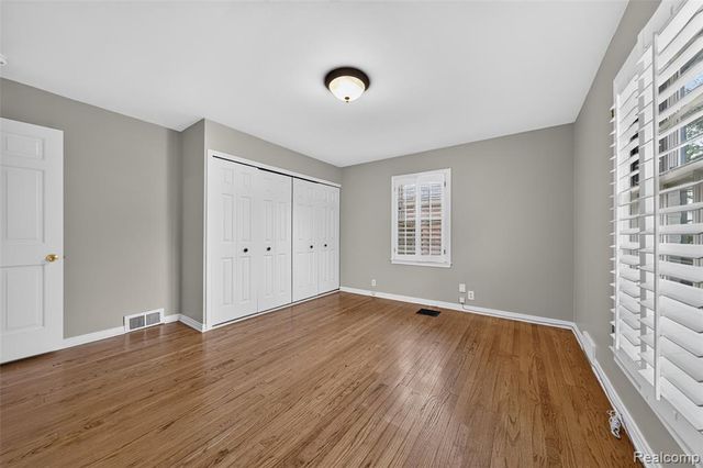 1325 Pilgrim Avenue, Birmingham, MI 48009