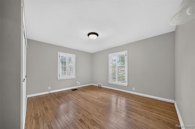 1325 Pilgrim Avenue, Birmingham, MI 48009
