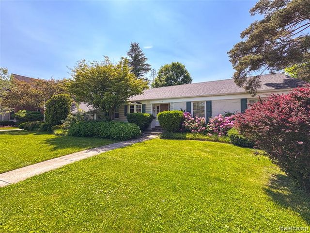 1325 Pilgrim Avenue, Birmingham, MI 48009