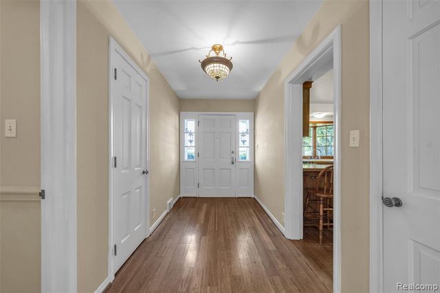 1325 Pilgrim Avenue, Birmingham, MI 48009
