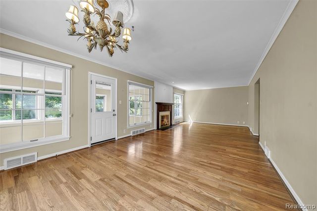 1325 Pilgrim Avenue, Birmingham, MI 48009