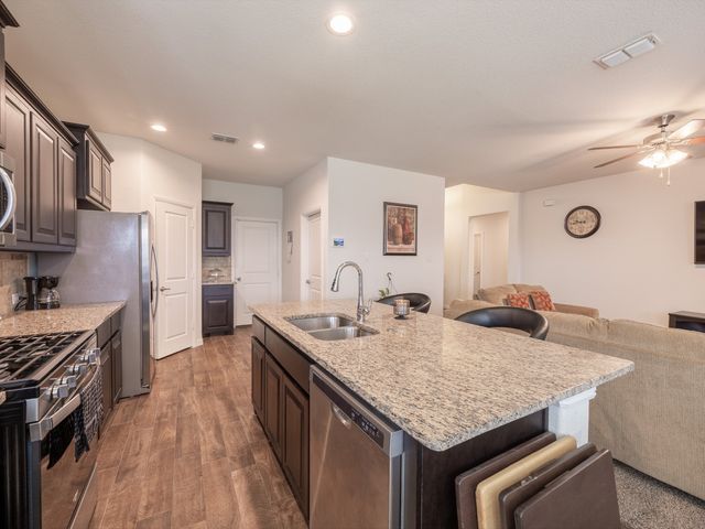 2618 Sunburst Drive, Glenn Heights, TX 75154