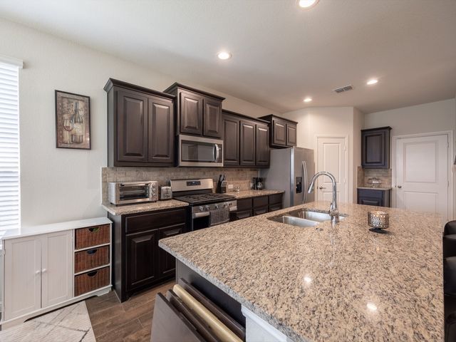 2618 Sunburst Drive, Glenn Heights, TX 75154