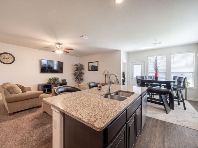 2618 Sunburst Drive, Glenn Heights, TX 75154