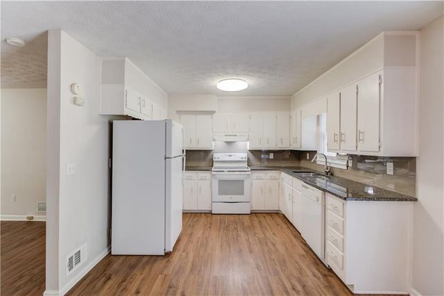 4905 Wade Valley Way, Cumming, GA 30040