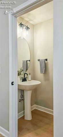 449 Harbor Lane, Lorain, OH 44052