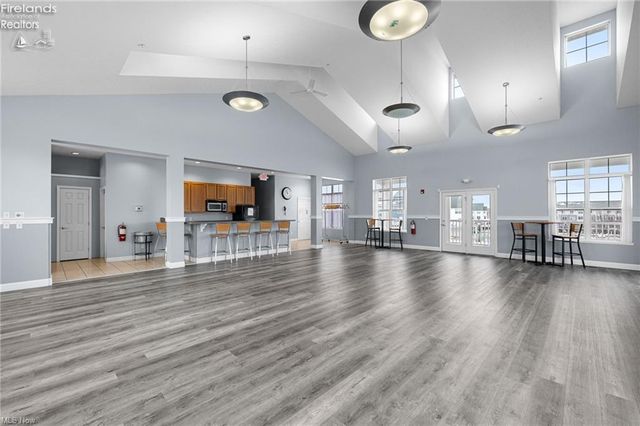 449 Harbor Lane, Lorain, OH 44052