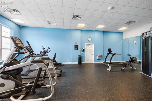 449 Harbor Lane, Lorain, OH 44052