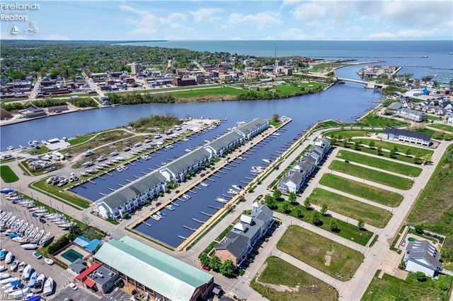 449 Harbor Lane, Lorain, OH 44052