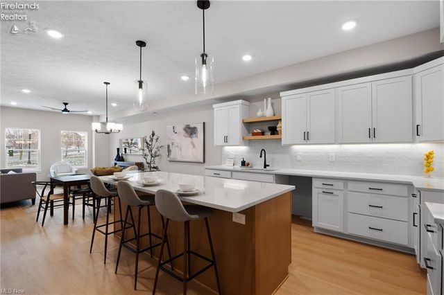 449 Harbor Lane, Lorain, OH 44052