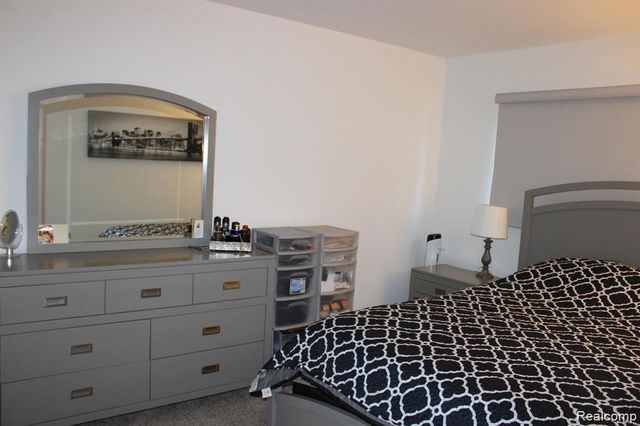 12060 15 Mile Road, Sterling Heights, MI 48312