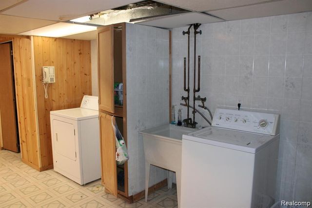 12060 15 Mile Road, Sterling Heights, MI 48312