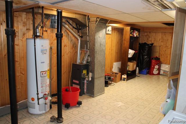 12060 15 Mile Road, Sterling Heights, MI 48312