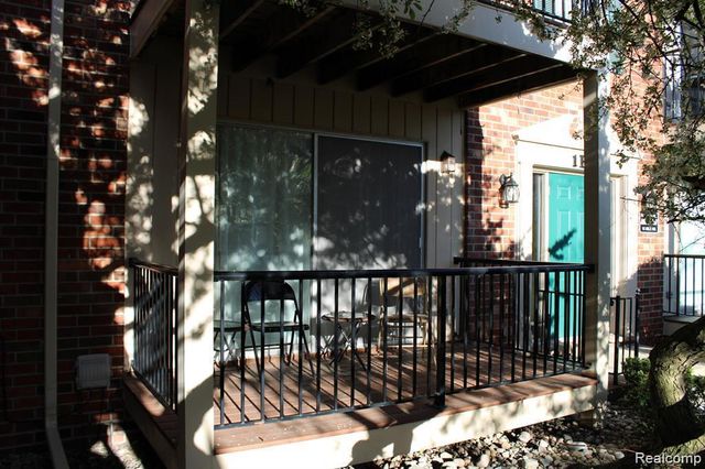 12060 15 Mile Road, Sterling Heights, MI 48312