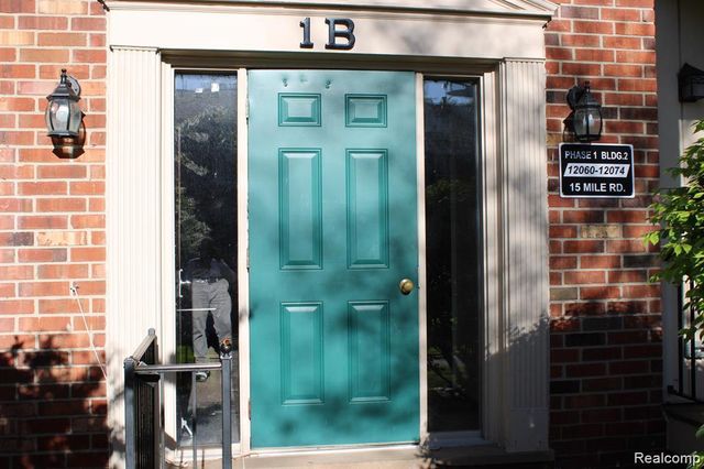 12060 15 Mile Road, Sterling Heights, MI 48312