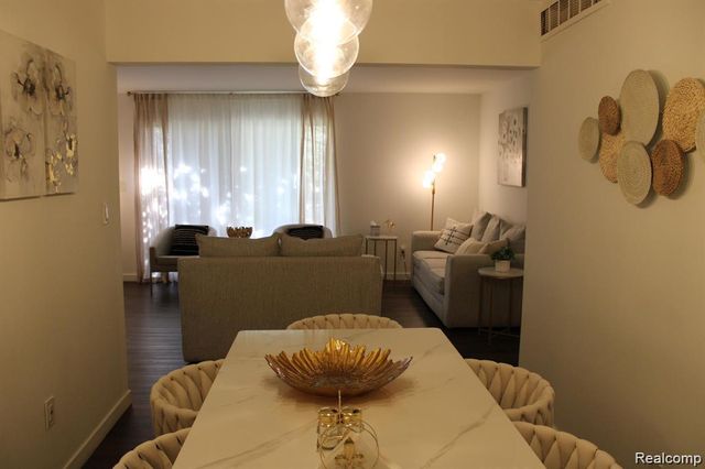 12060 15 Mile Road, Sterling Heights, MI 48312