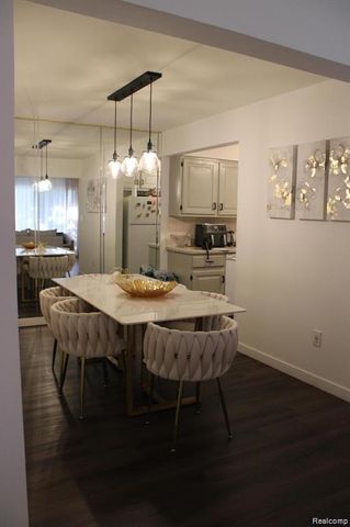 12060 15 Mile Road, Sterling Heights, MI 48312